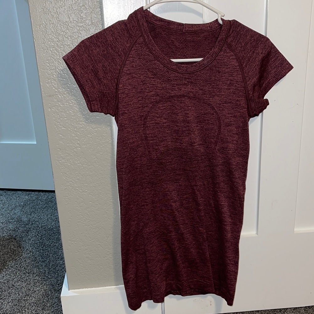 Lulu workout tee shirt